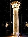 colonna con capitello a fiore di loto
